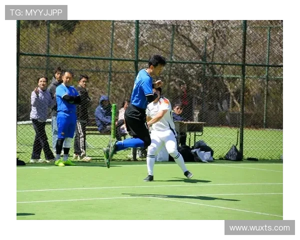 足球明星倾情代言士力架展现运动激情与活力的精彩瞬间