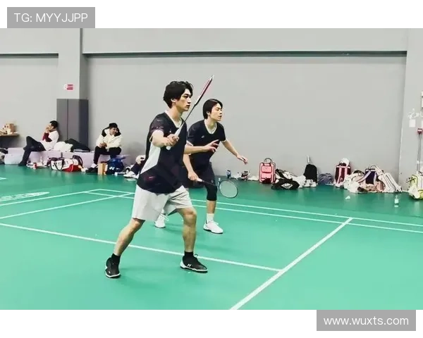 西安羽毛球队大满贯赛表现评析团队协作的重要性与影响力